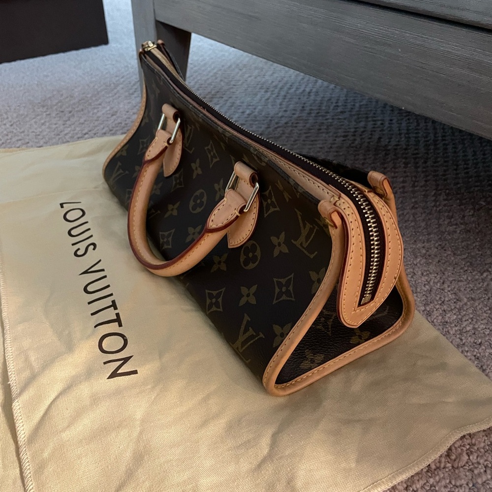 Louis Vuitton Popincourt Vintage Triangle Bag - Picture 4 of 9